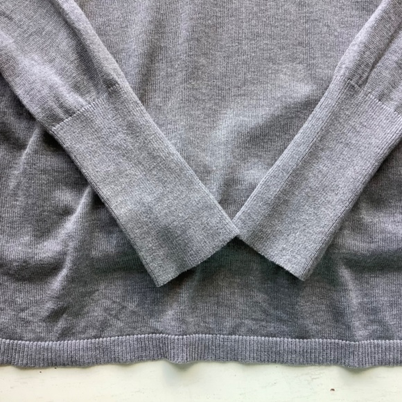 Lululemon Gray Long Sleeve Bring it Back Bend Sweater w/ Thumb Holes 6 8 ? - Picture 5 of 11
